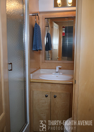 Navigator 50-Bathroom2-Shower & Sink