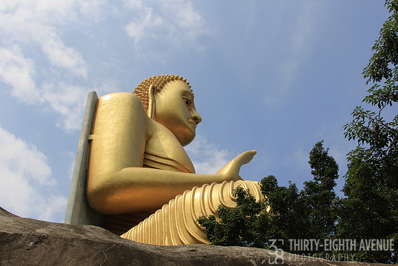 Sri Lanka Sitting Golden Buddha Statue